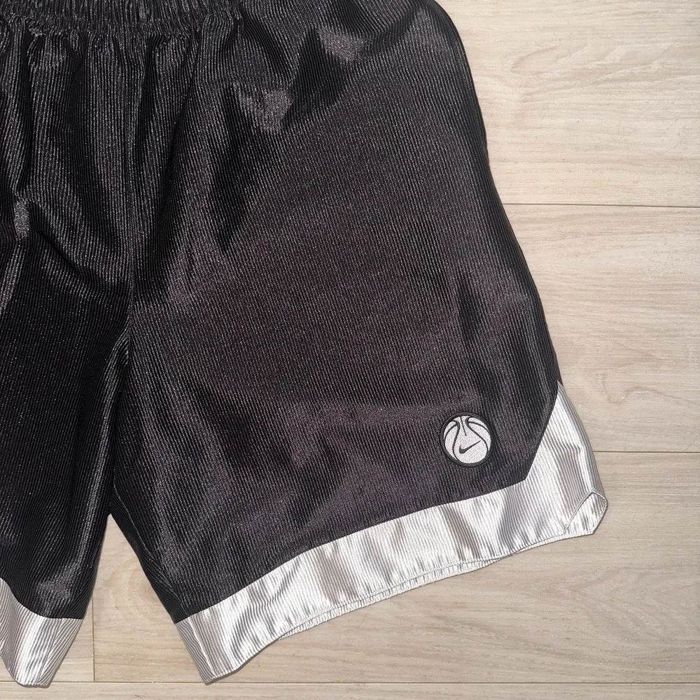 Vintage Nike‎ Basketball Shorts Mens L Black Satin Classic Retro Y2K 90s Baggy